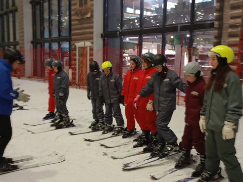 Snozone Madrid-阿罗约莫利诺斯必去景点