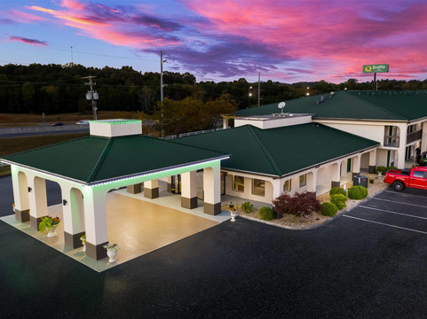 White Pine酒店住宿-Quality Inn Dandridge