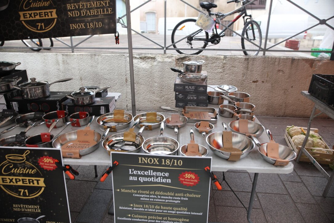 Le marché du dimanche matin-索恩河畔沙隆必去景点