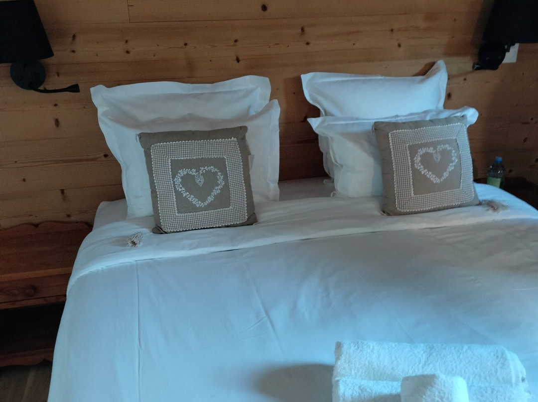 莫里永咖啡酒店主图