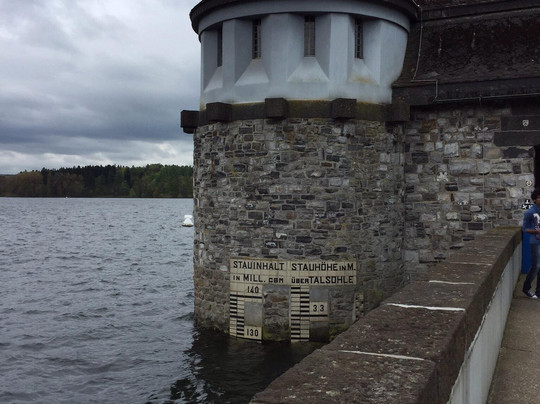 Uferlos Mohnesee-苏斯特必去景点