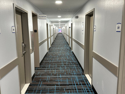 拉格兰奇温德姆速8酒店主图