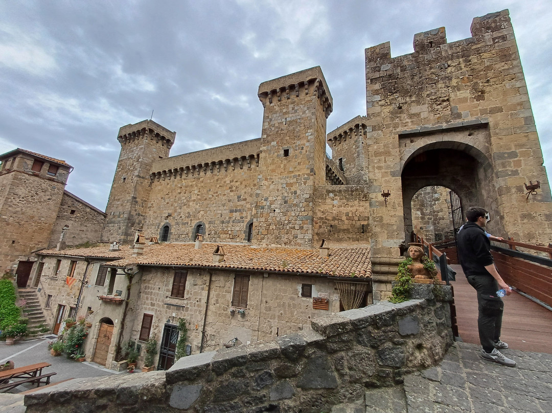 Castello Rocca Monaldeschi-博尔塞纳必去景点