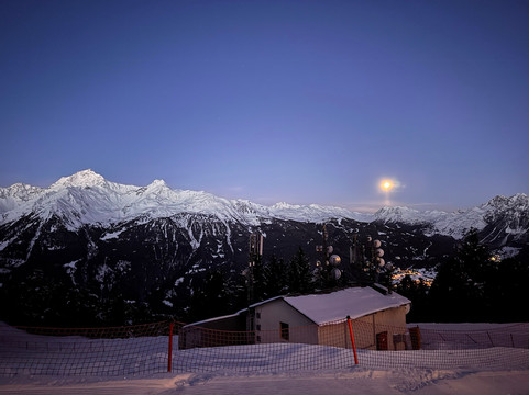 帝罗多登得利小木屋酒店主图