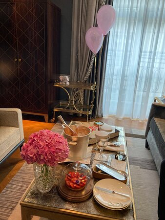 巴黎瑰丽酒店主图