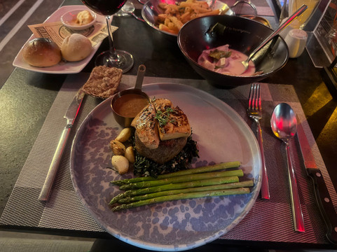 普吉岛芭东海滩丽芮酒店