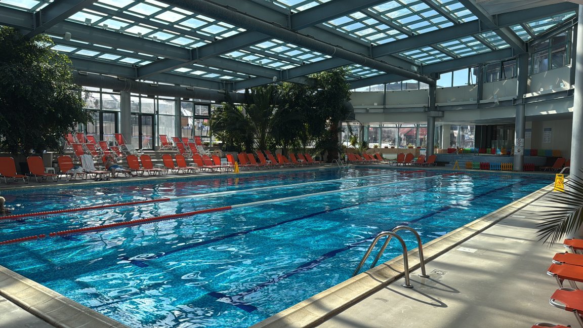 博罗韦茨里拉酒店-泳池