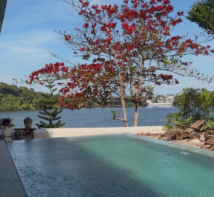Tahum Lake Resort