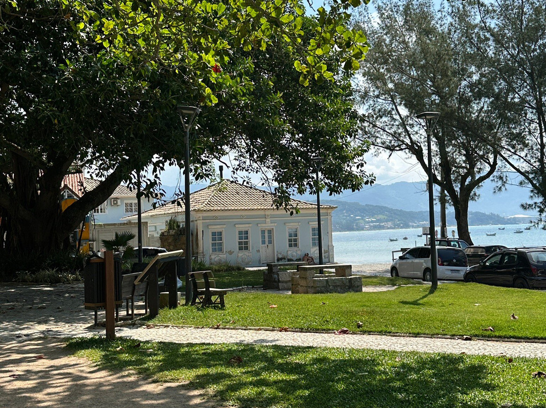 Praca 21 de Abril-Garopaba必去景点