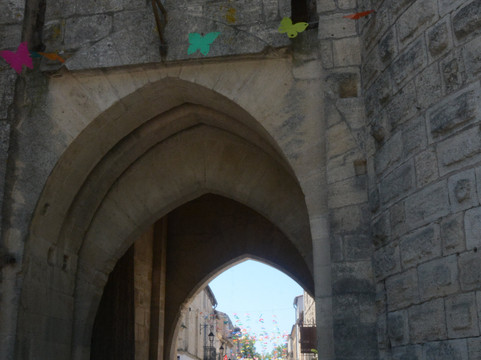 Porte de la Gardette-艾格莫尔特必去景点