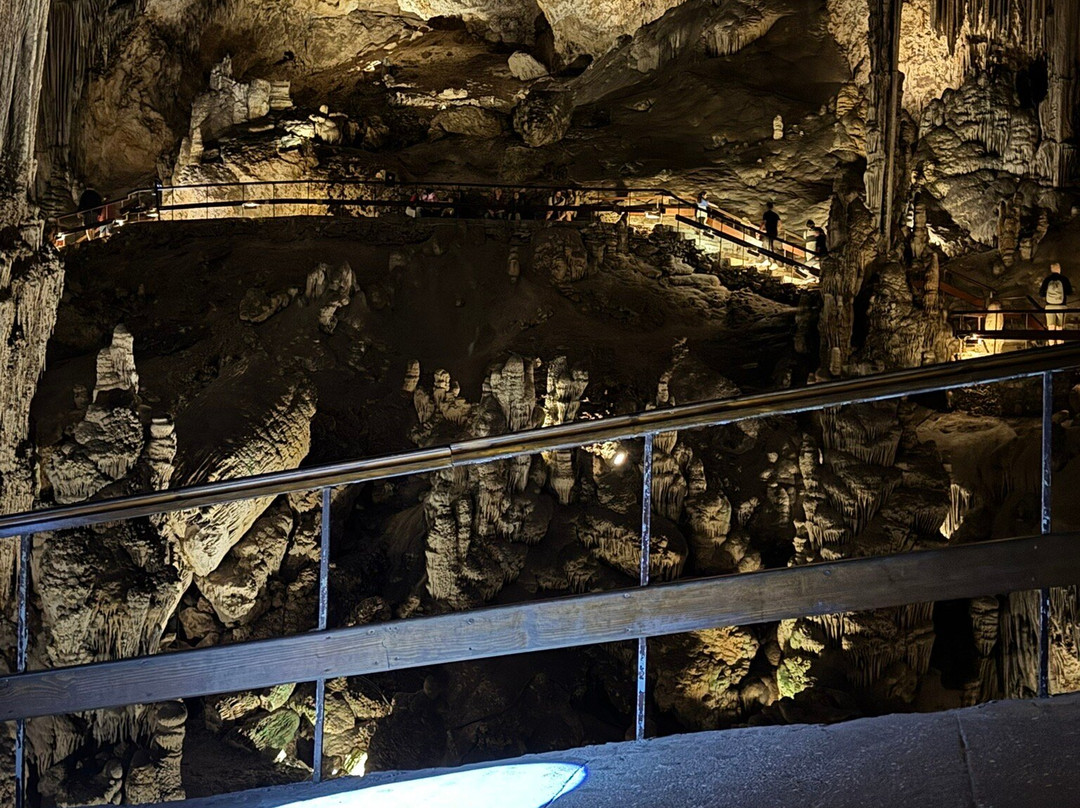 内尔哈溶洞 -内尔哈必去景点