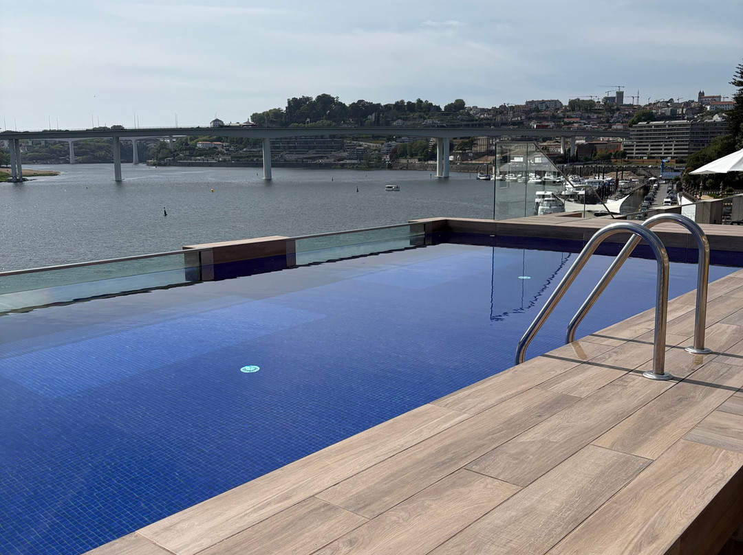 佩斯塔纳杜罗河畔酒店主图