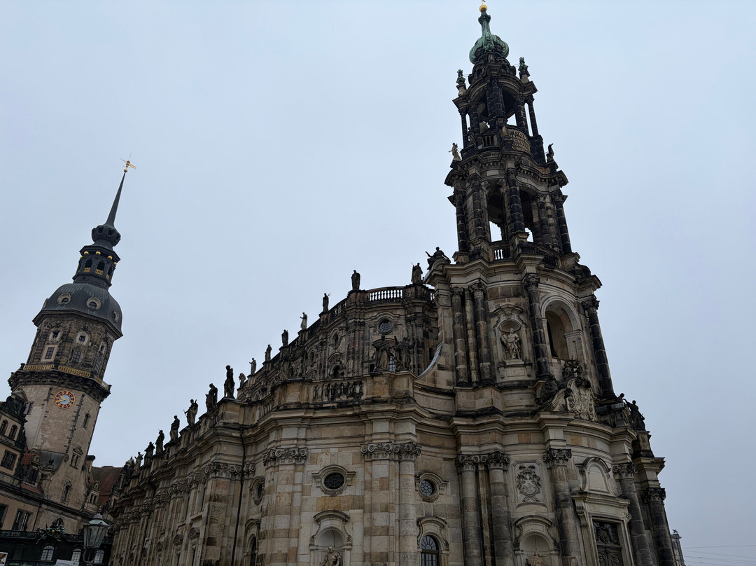 Katholische Hofkirche-德累斯顿必去景点