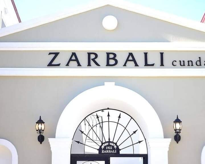Zarbalı Cunda酒店