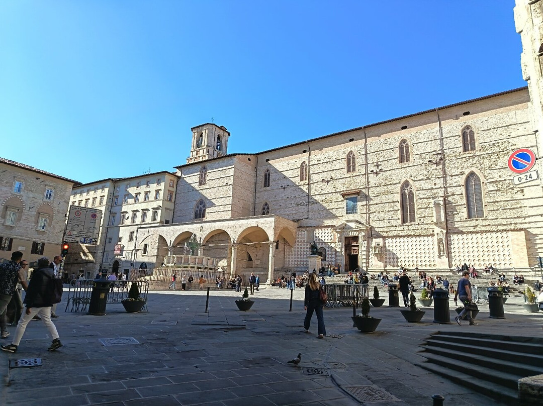 Piazza IV Novembre-佩鲁贾必去景点