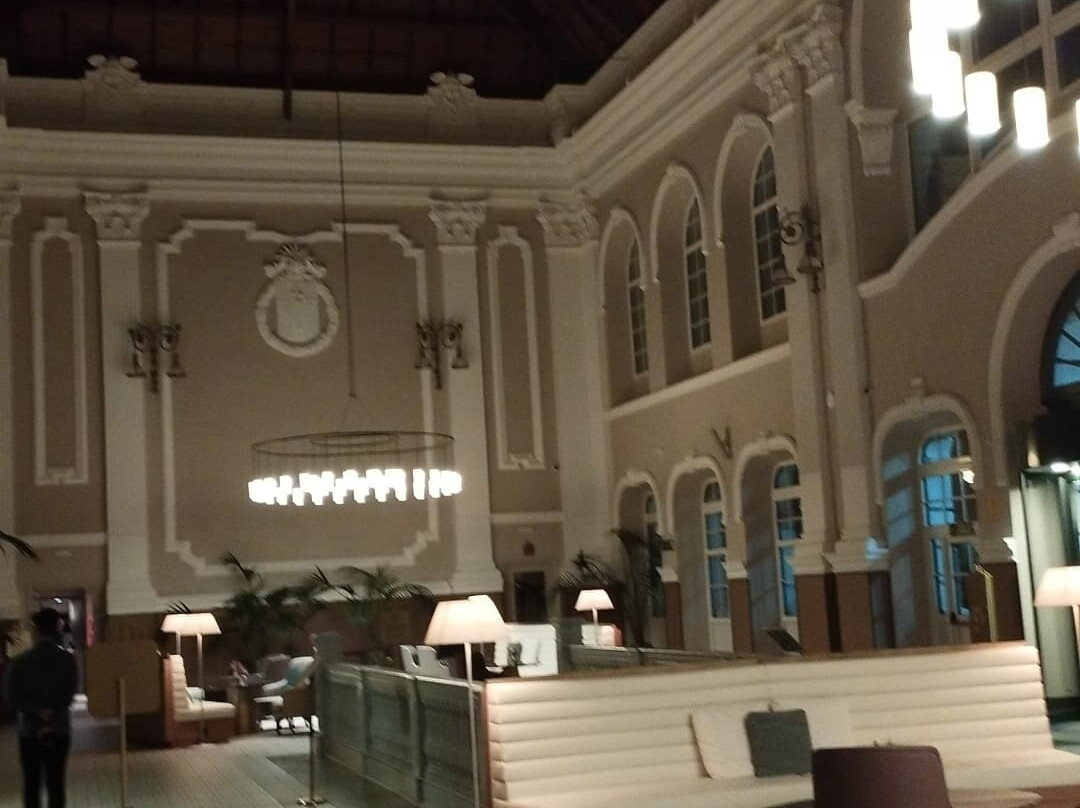 坎弗朗克站皇家世外桃源酒店主图