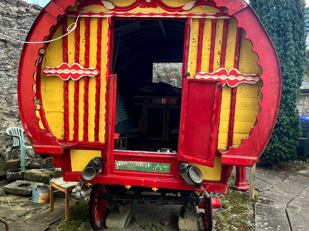 Cashel Folk Village-卡舍尔必去景点
