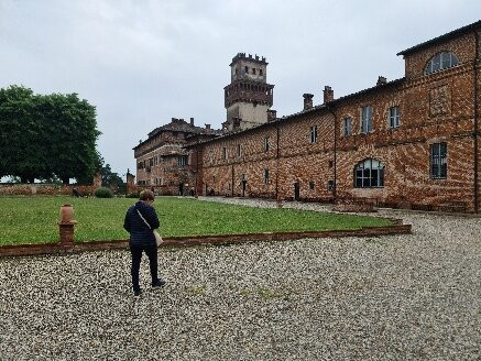Castello Di Chignolo Po-Chignolo Po必去景点