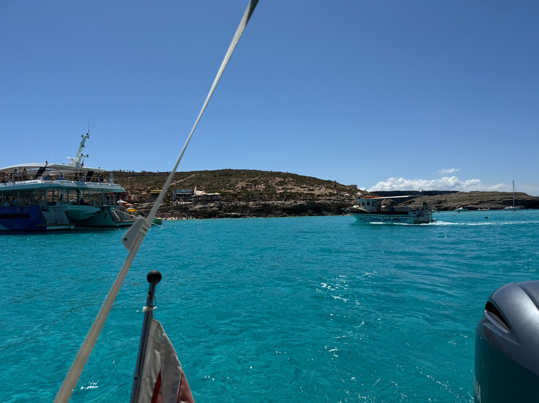 Comino Waves Boat Charters Malta-史克华必去景点