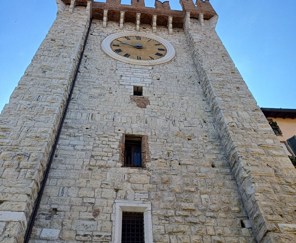 Torre e Fontana della Palata-布雷西亚必去景点