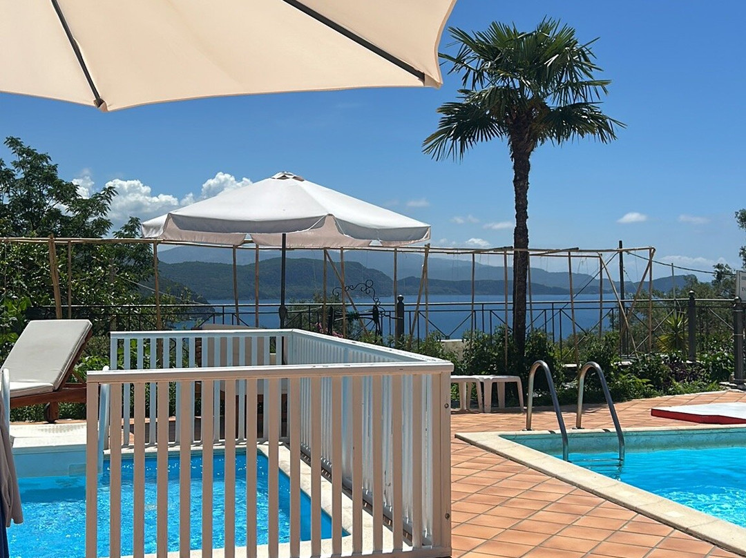 Bella Vista Hotel Studios & Apartments主图