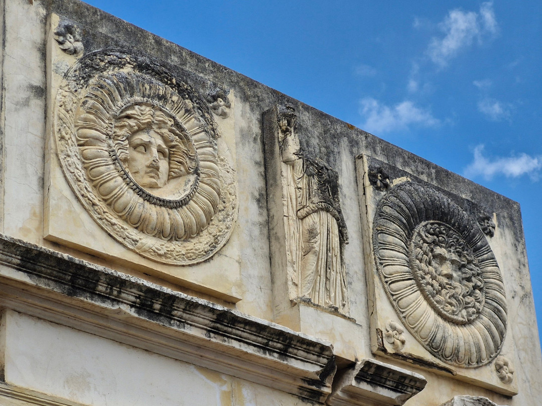 Pórtico del Foro Municipal-梅里达必去景点