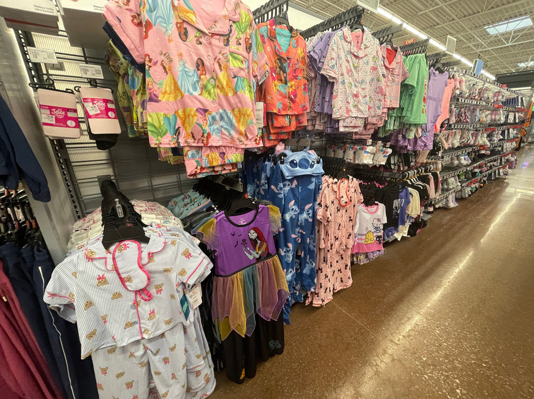 Walmart Supercenter-Williamsburg必去景点