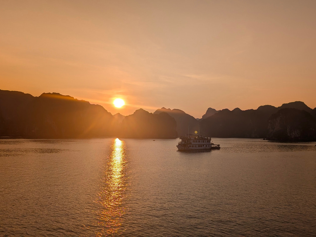 Cat Ba Ocean Cruises-广宁省必去景点