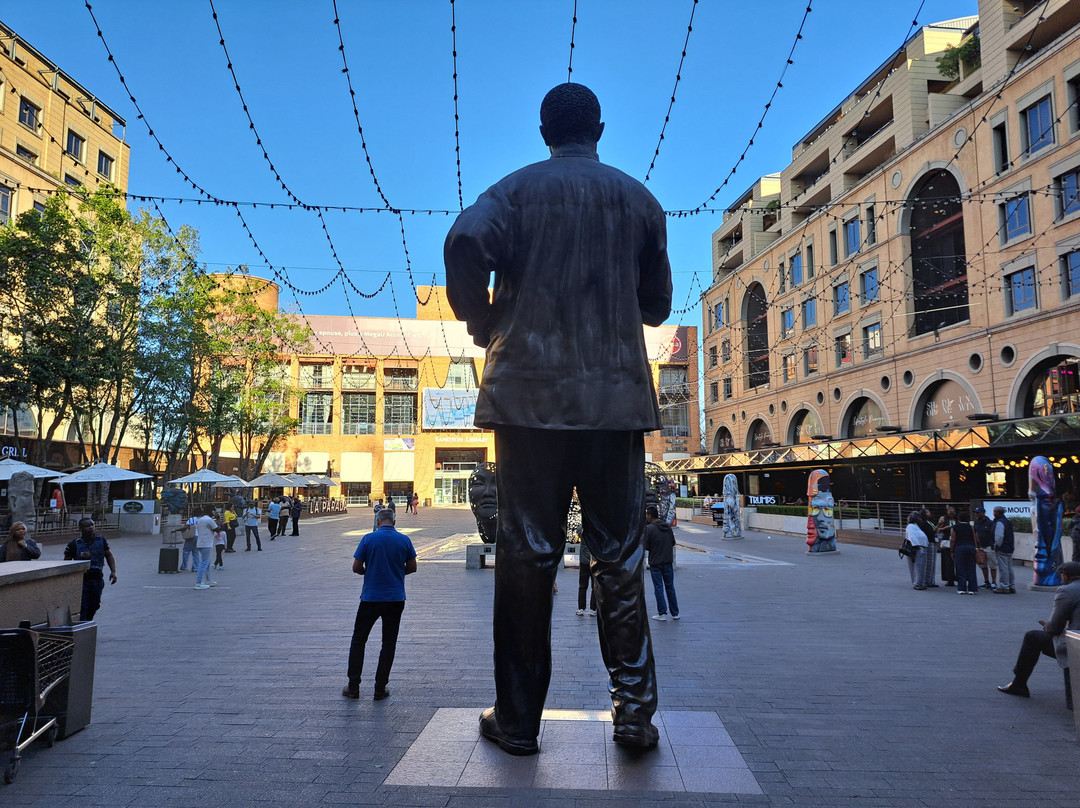 Nelson Mandela Square-桑顿必去景点