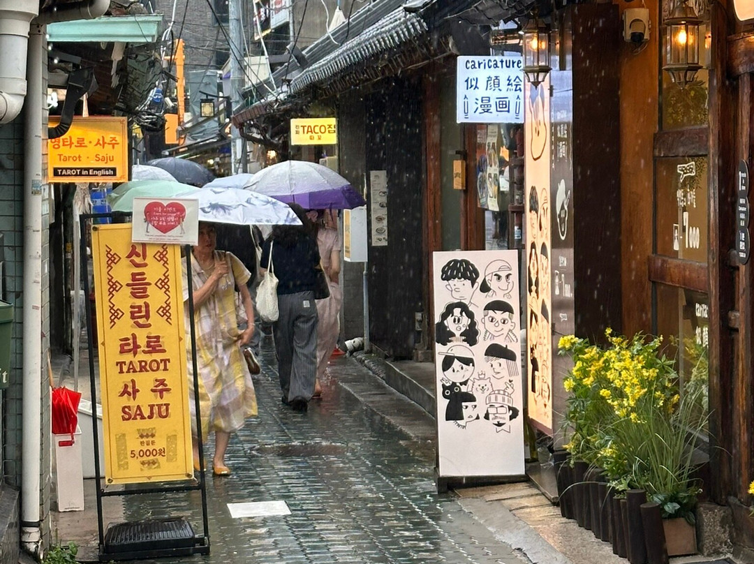 Ikseon-dong Hanok Street-首尔必去景点