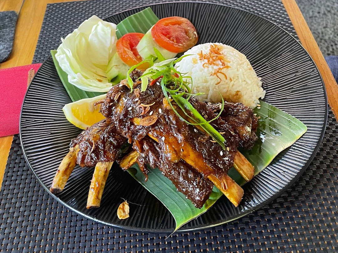Jungle Tree Cafe, Bar & Restaurant