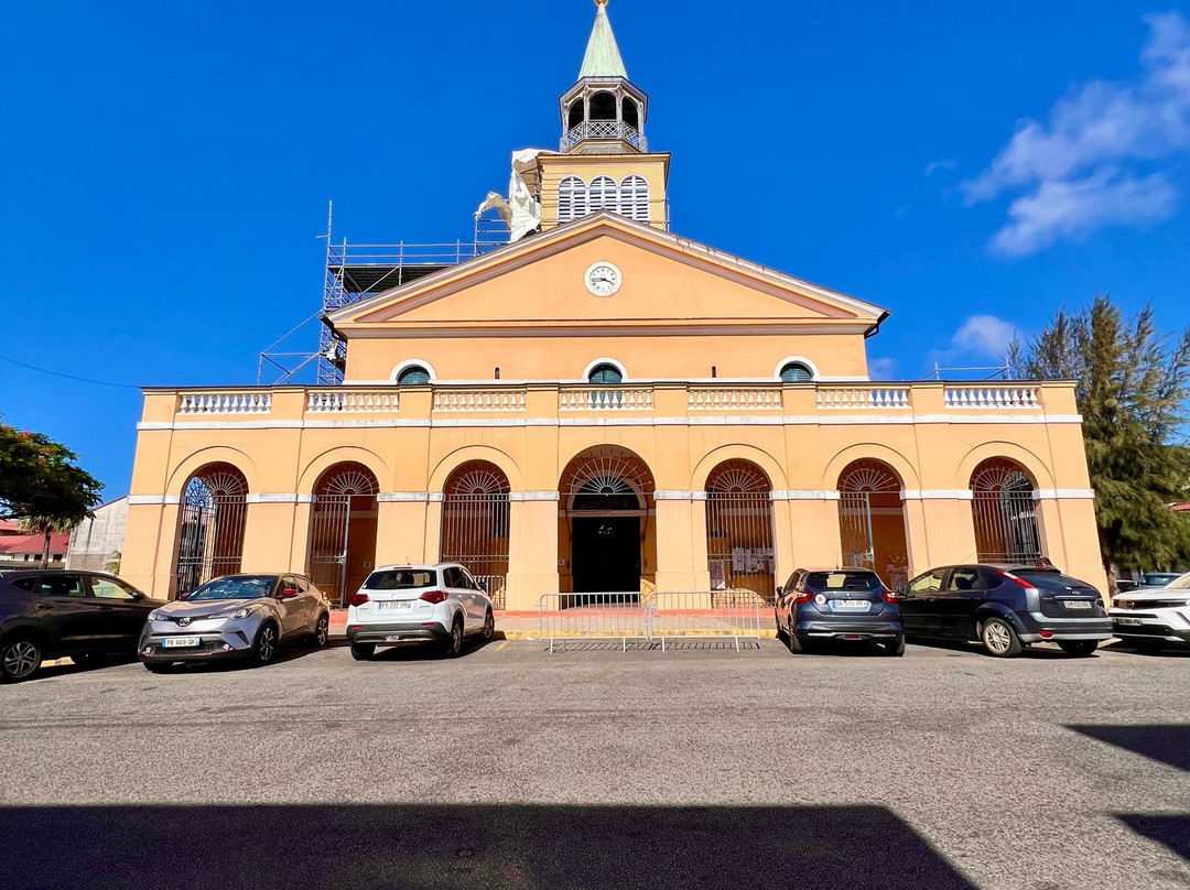 St. Sauveur Cathedral-卡宴必去景点