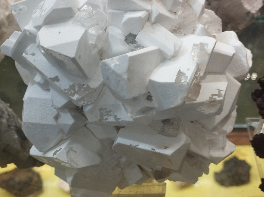 Mineralogical Museum-斯克拉斯卡波伦巴必去景点