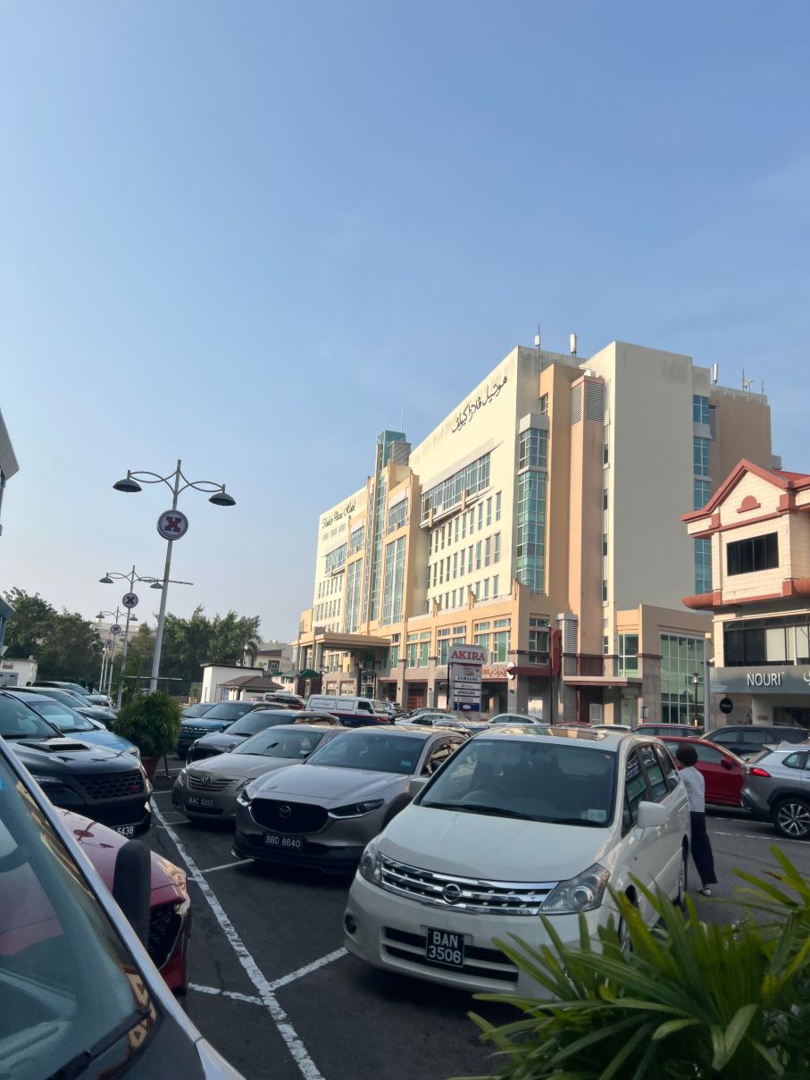基乌拉普广场酒店-旅行者
