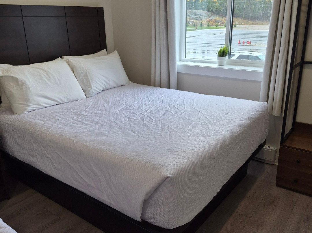 Hillcrest Suites