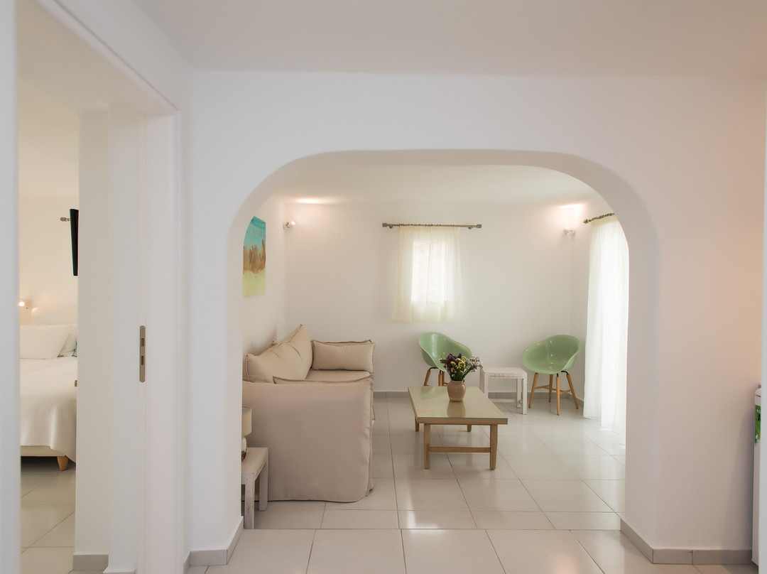 Charissi Hotel