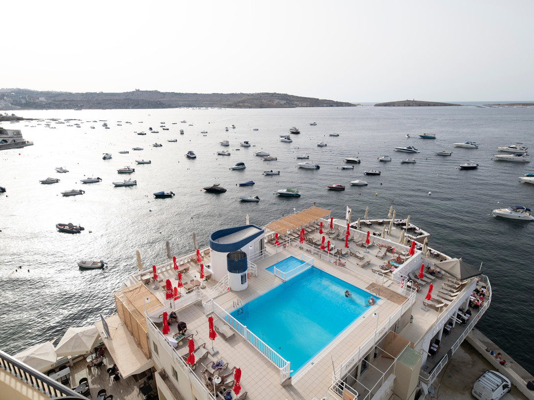 Gillieru Harbour Hotel主图