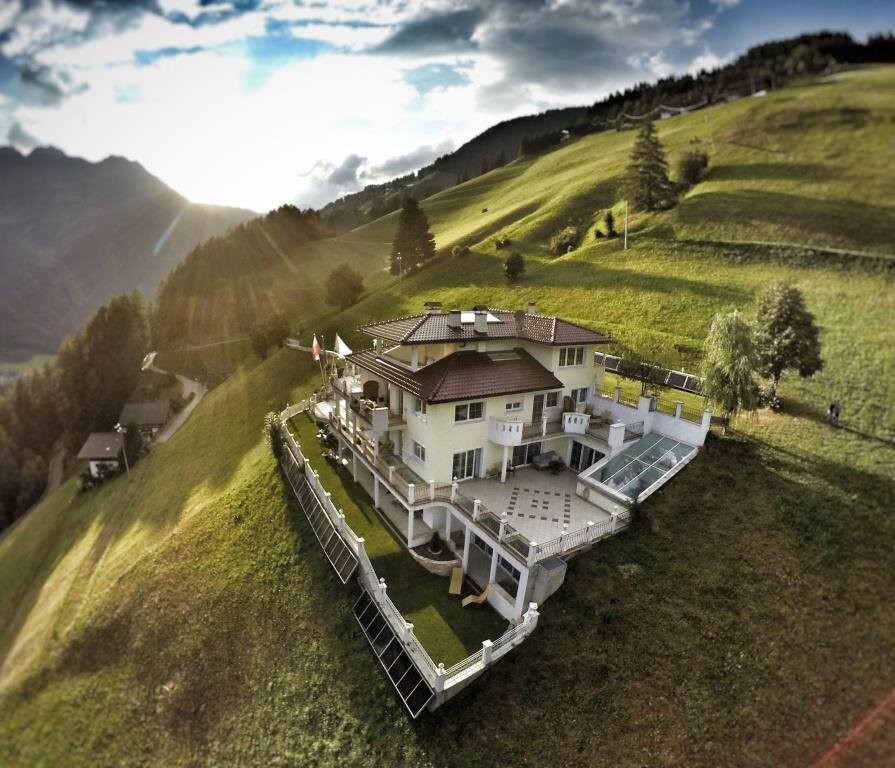Das Land-Palais - Your Lovely Mountain Hideaway