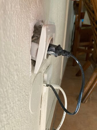 Diplomats' Holidays主图