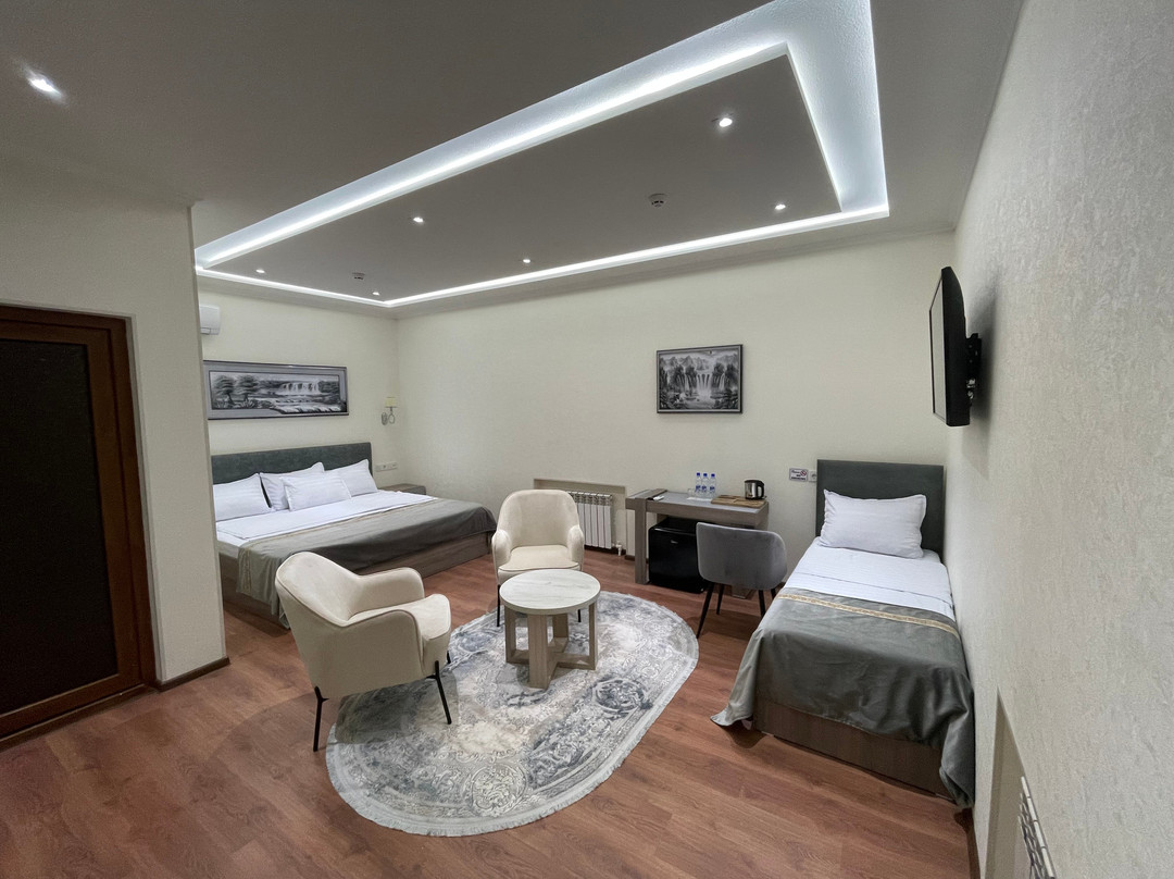 Registon Saroy Hotel