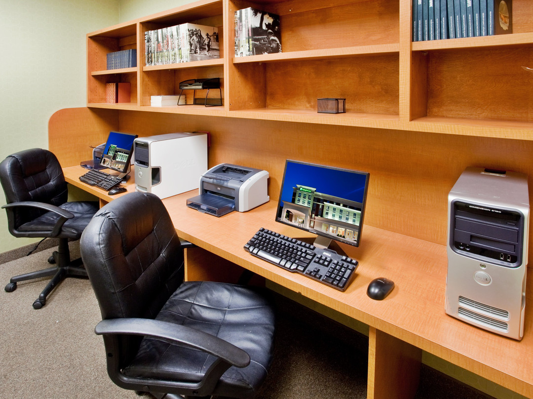 威廉斯堡酒店住宿-威廉斯堡假日套房酒店