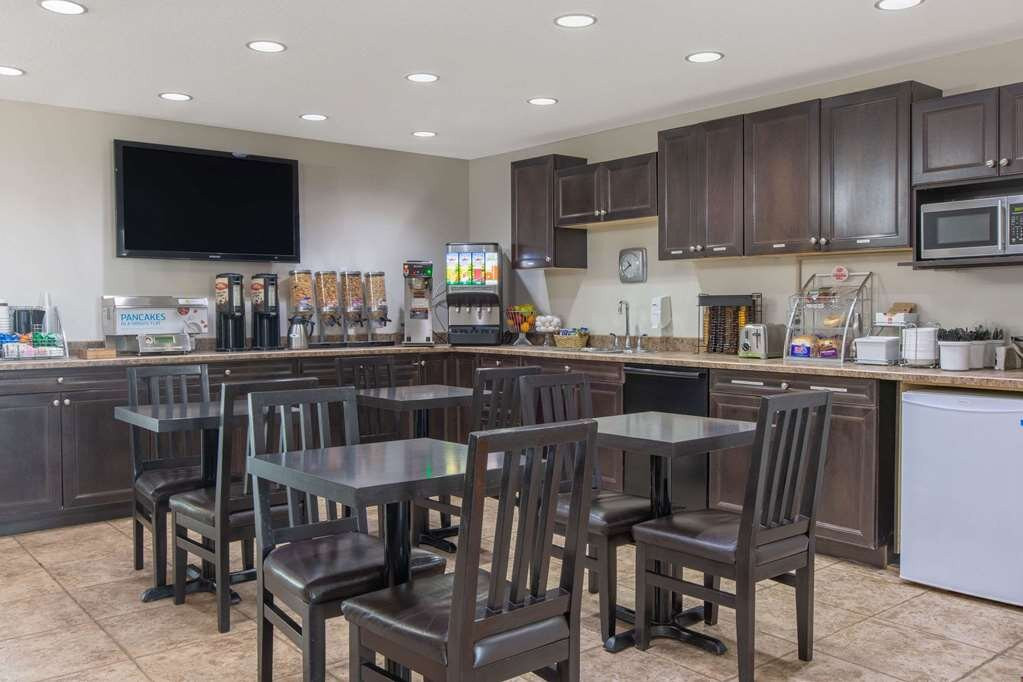 Super 8 by Fort McMurray主图