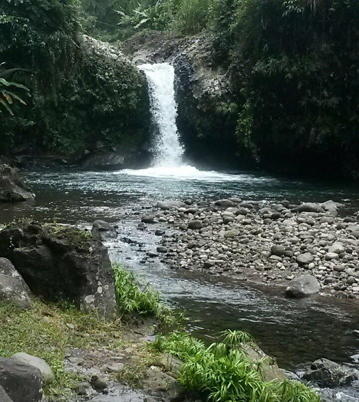 Bayan Waterfalls景点图片