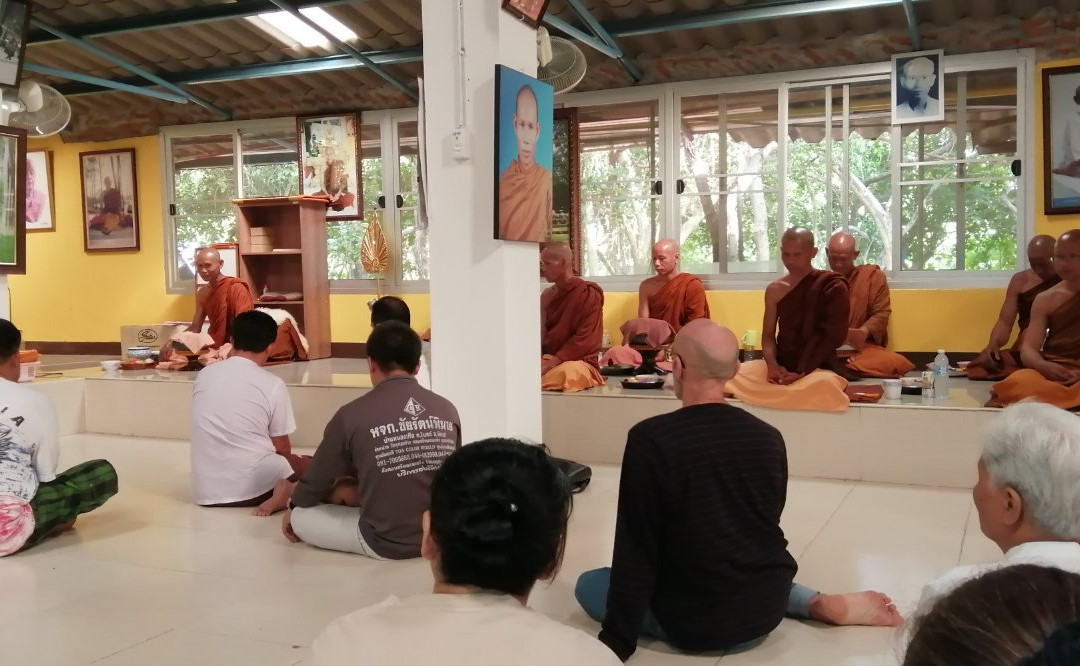 Wat Khok Prasat-横他能必去景点