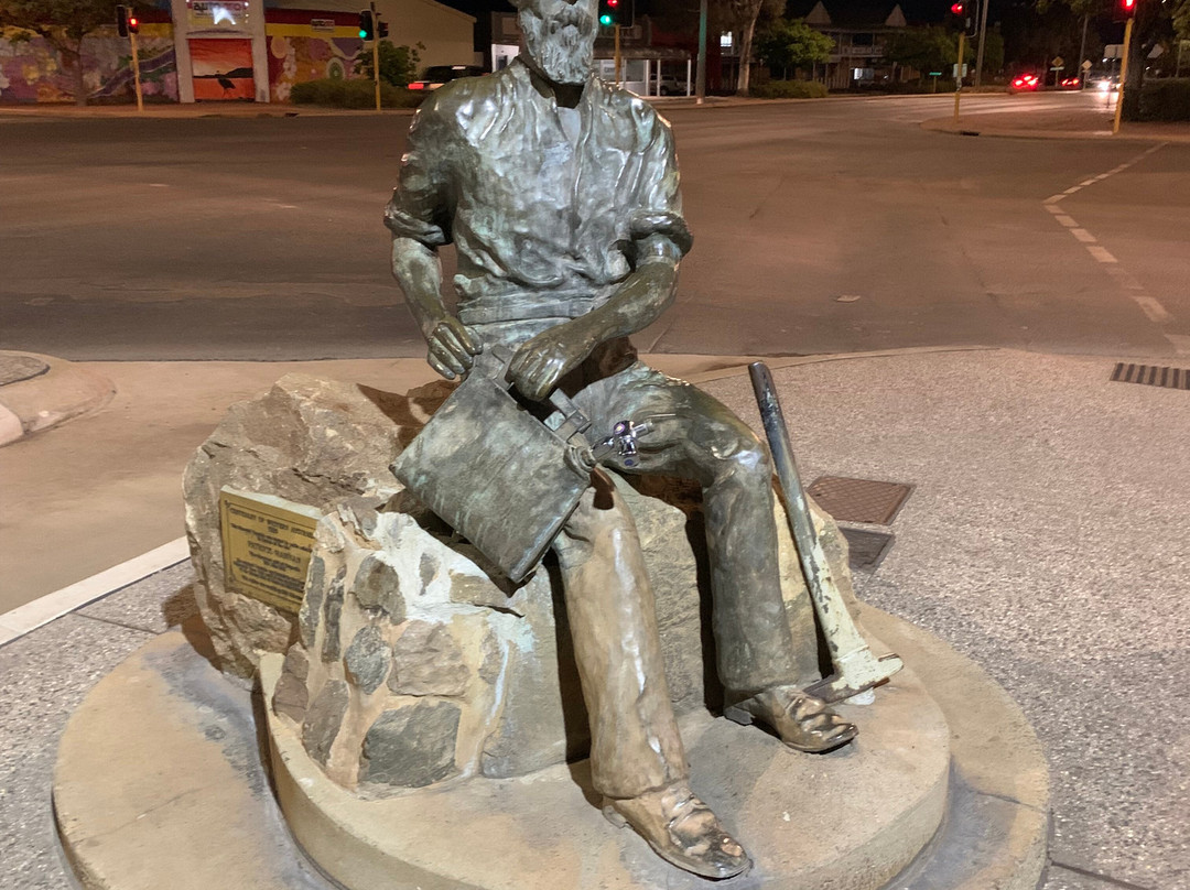 Paddy Hannan's Statue