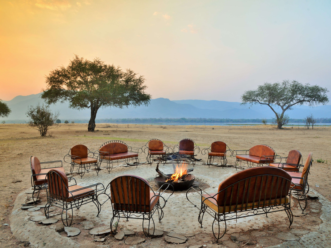 Mana Pools Safari Lodge
