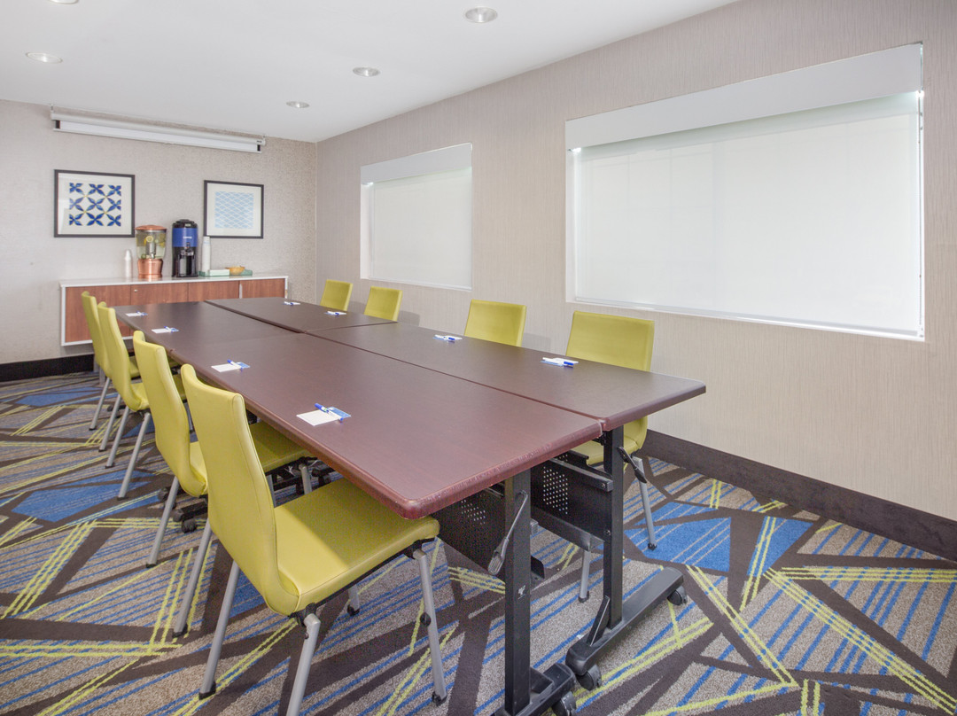 Holiday Inn Express & Suites Bishop By IHG主图