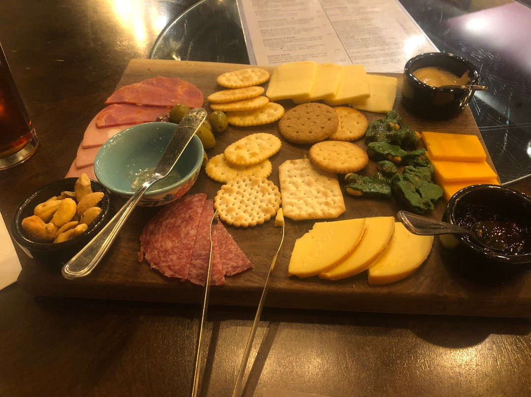 Alzavino Wine Tavern