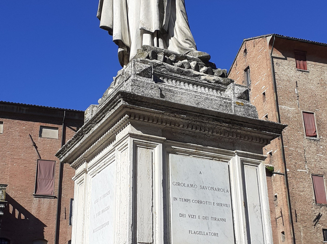 Statua di Girolamo Savonarola-费拉拉必去景点