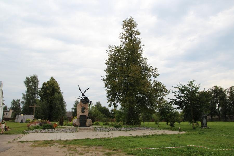 Skopin-Shuyskiy Statue景点图片